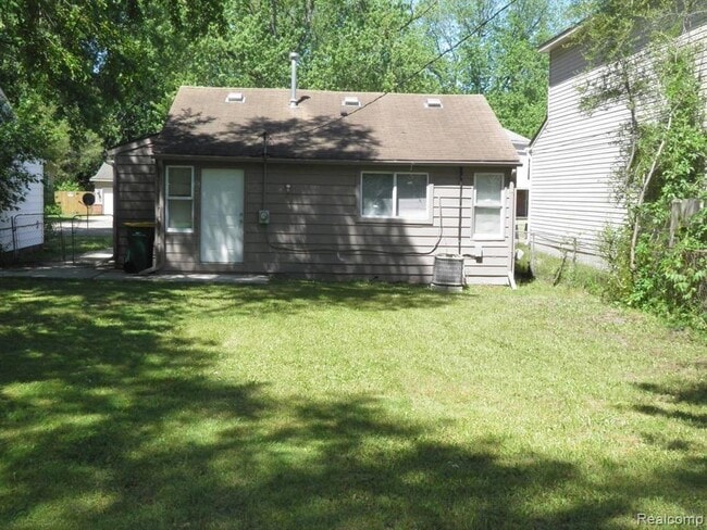 Building Photo - 21142 Ontaga St
