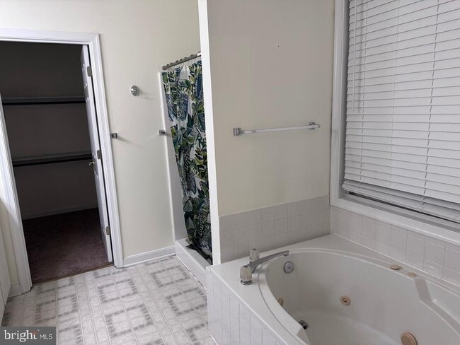 Building Photo - 2639 Middle Rd