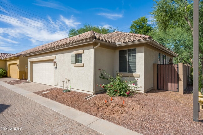 Building Photo - 2528 S Portland Ave