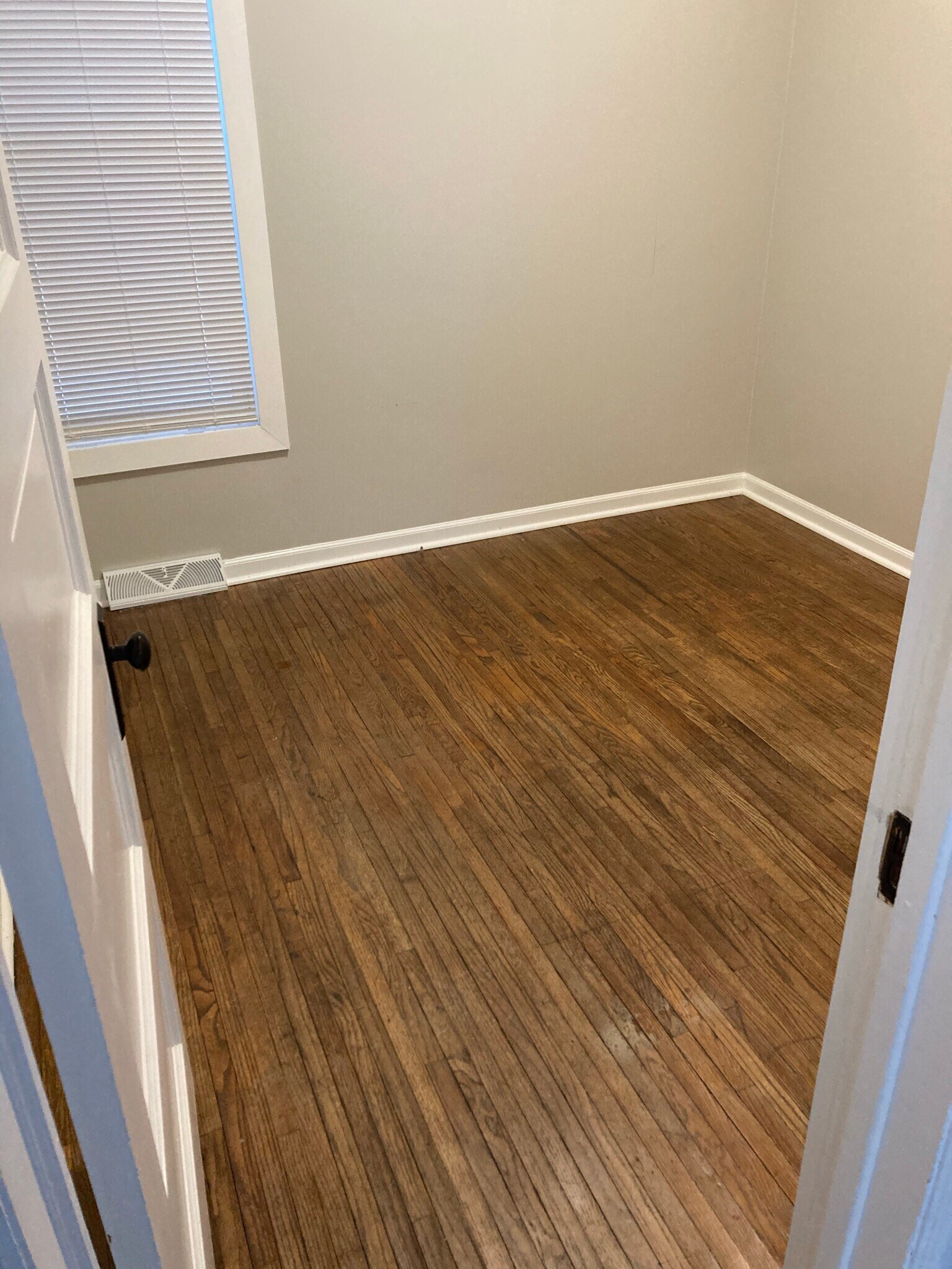 Building Photo - 19 Sheffield Ave