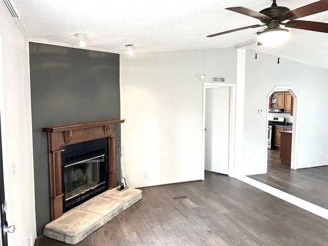 Building Photo - 311 Texas Ave