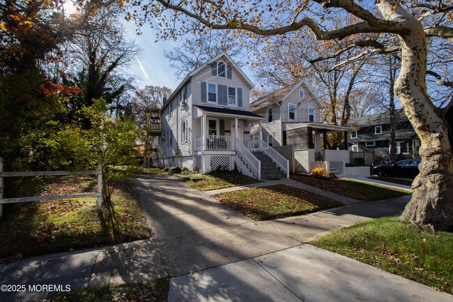 Building Photo - 1014 2nd Ave