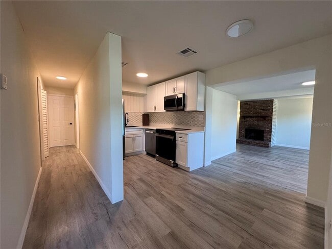 Building Photo - 7224 Valiant Ct