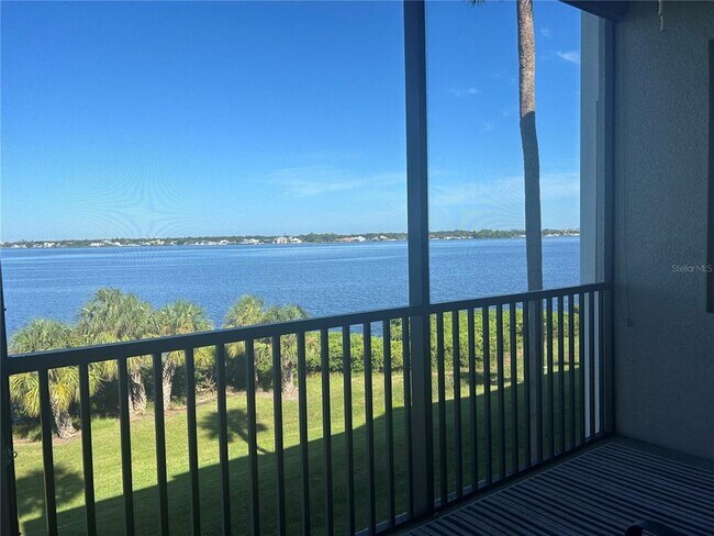 Building Photo - 910 Tidewater Shores Loop
