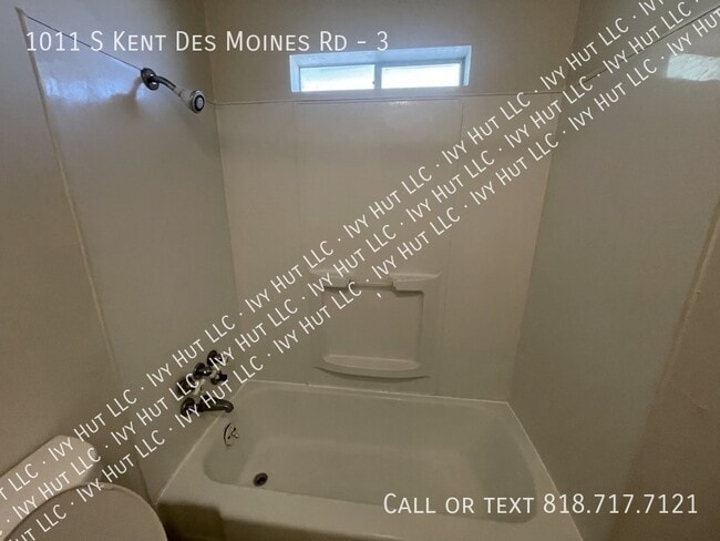 Building Photo - 1011 Kent Des Moines Rd