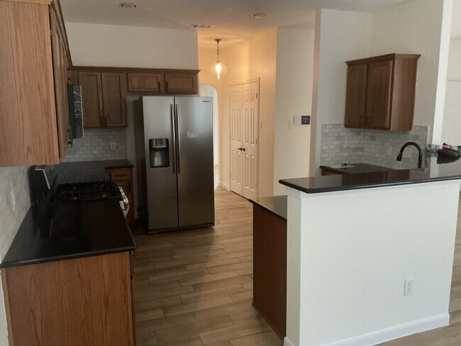 Building Photo - 403 Knights Cross Dr