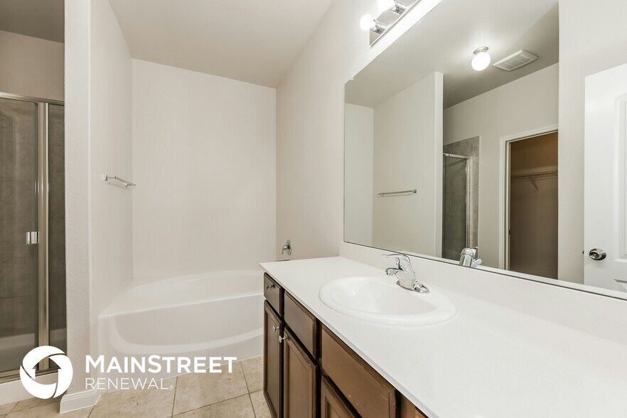 Building Photo - 9225 Lone Cypress Dr