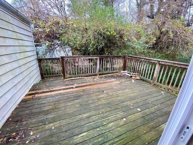 Building Photo - 208 Algiers Dr
