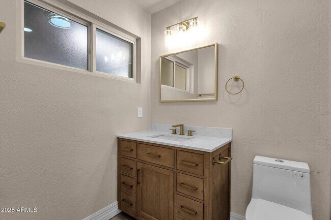 Building Photo - 4913 E Acoma Dr
