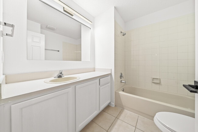 Building Photo - 8024 Briantea Dr