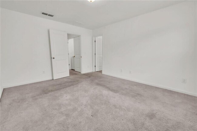 Building Photo - 1517 Vernon Blvd