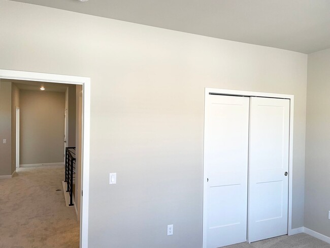 Building Photo - 2 Year Old Townhome w/ All the Bells and W...