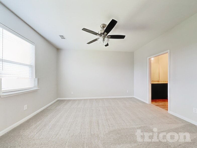 Building Photo - 216 Ryan St