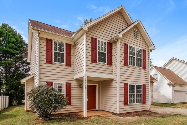 Building Photo - 15185 Tracy Beth Rd