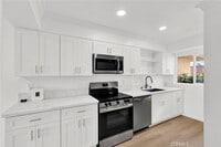 Building Photo - 2 Bedroom Townhome in San Marcos