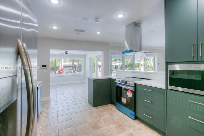 Building Photo - 8265 SW 150th Dr