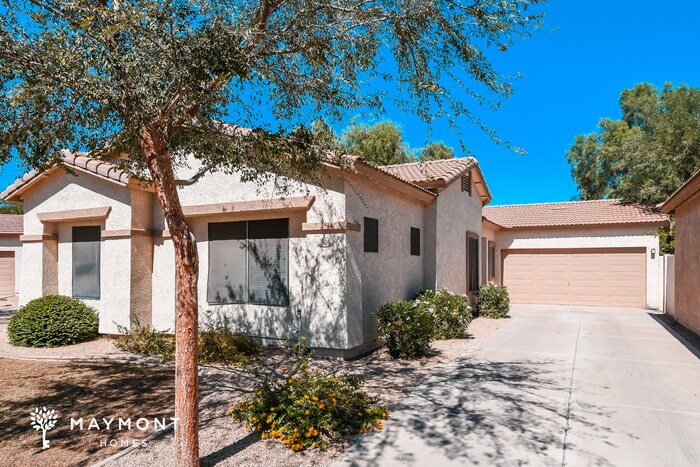 Building Photo - 926 E Madeline Dr