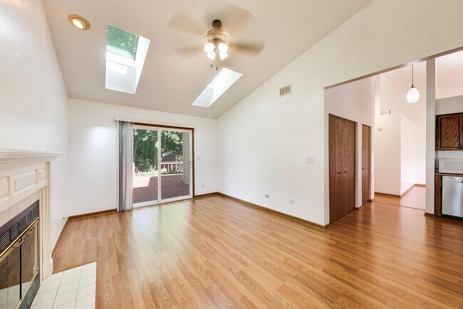 Building Photo - 362 Chaparral Cir