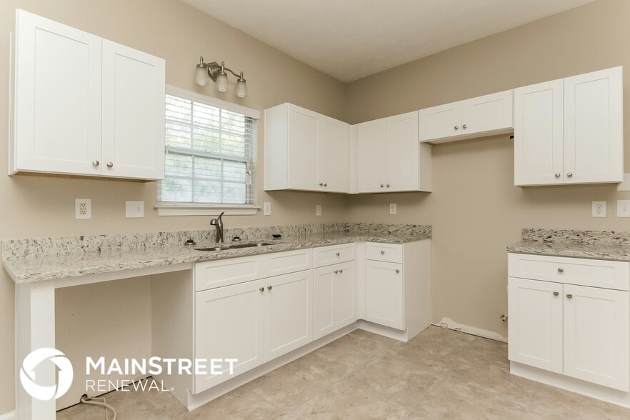 Building Photo - 827 Shadow Lake Dr