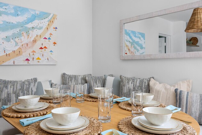 Building Photo - 1096 SW 27th Ave