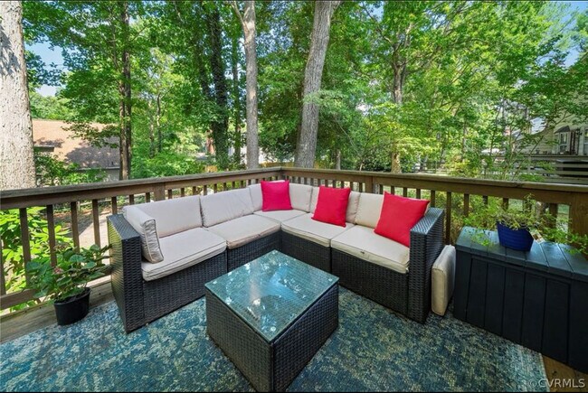 Building Photo - 517 Coralberry Dr