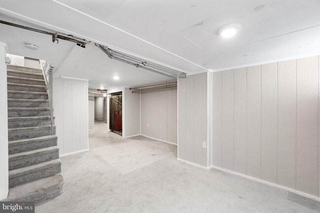 Building Photo - 1011 Clifton Ave