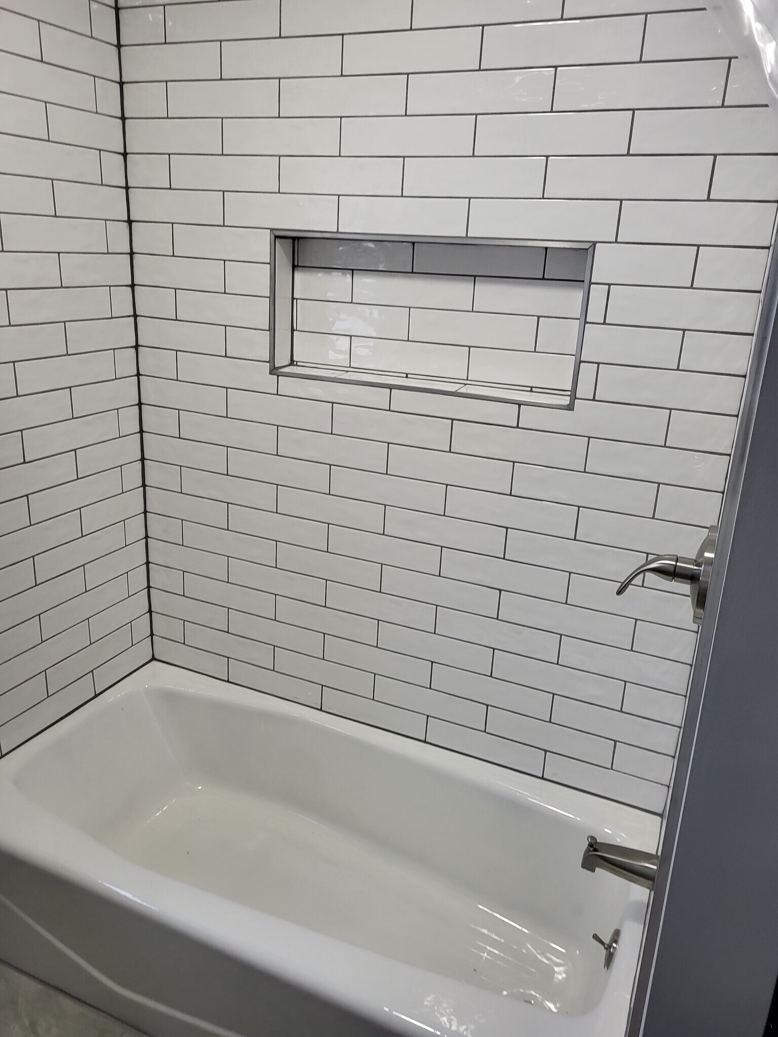 Tub - 1221 Main St