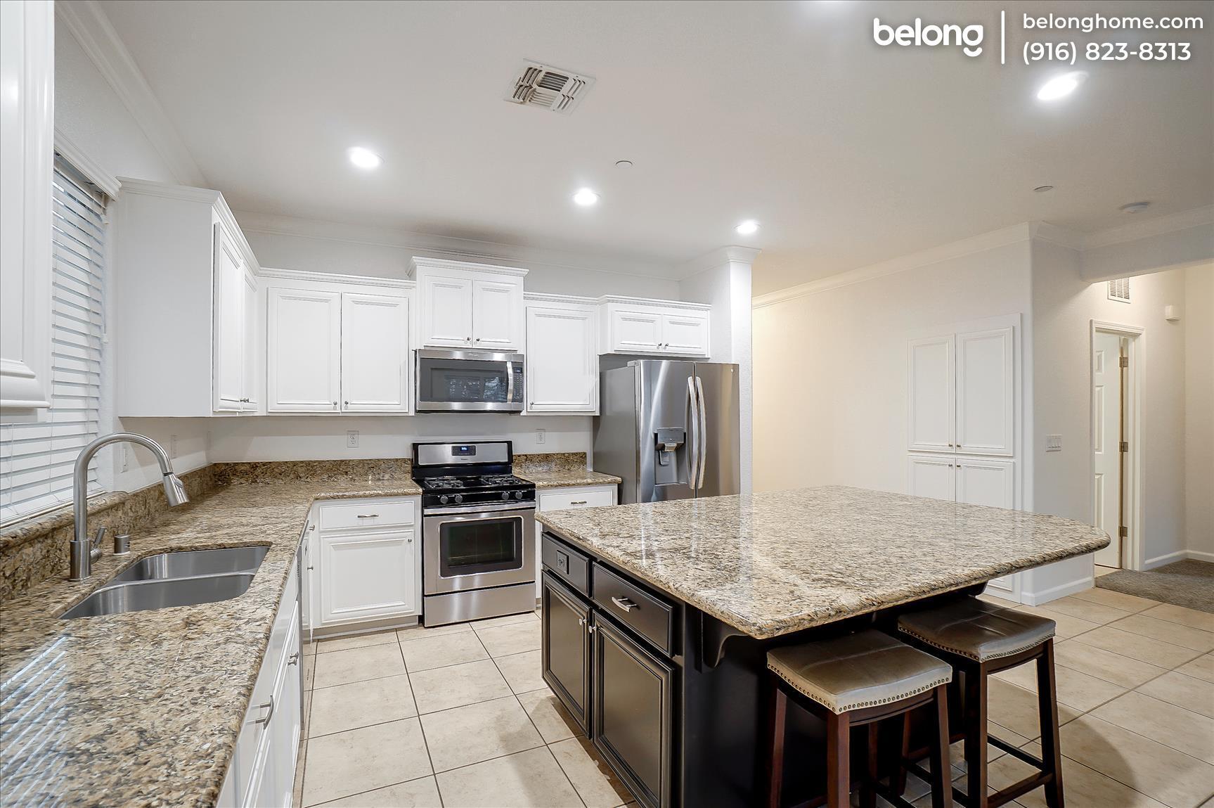 Building Photo - 1873 Rezzano Way