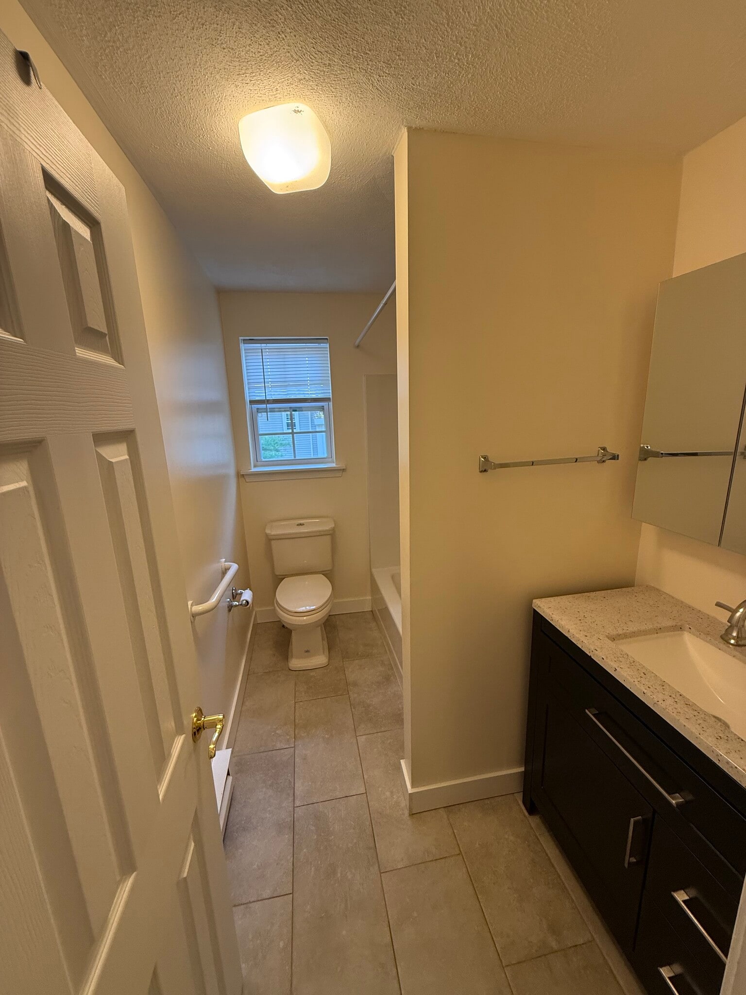 Bath - 70 Cape Dr