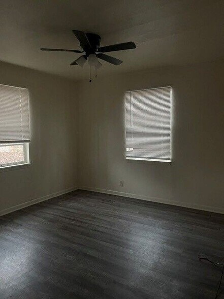 Building Photo - 1305 Cope Dr