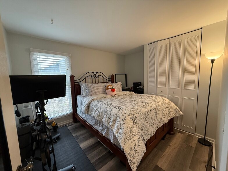 Building Photo - 837 Garfield Ave