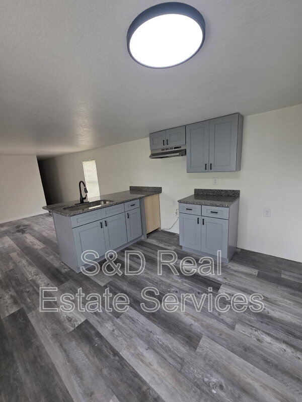 Building Photo - 111 8th St E