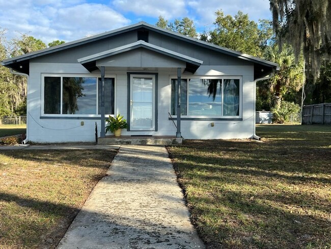 Primary Photo - Waterfront Cottage