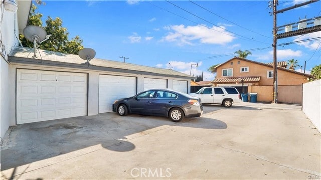 Building Photo - 8150 Gardendale St