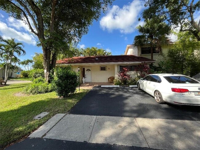 Building Photo - 700 SW 89th Ave