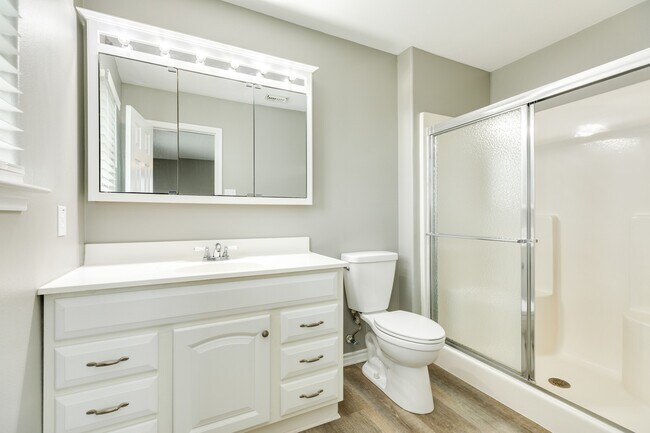 Building Photo - 23012 Verano Dr