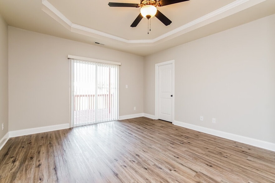 Building Photo - 45 Oakton Dr