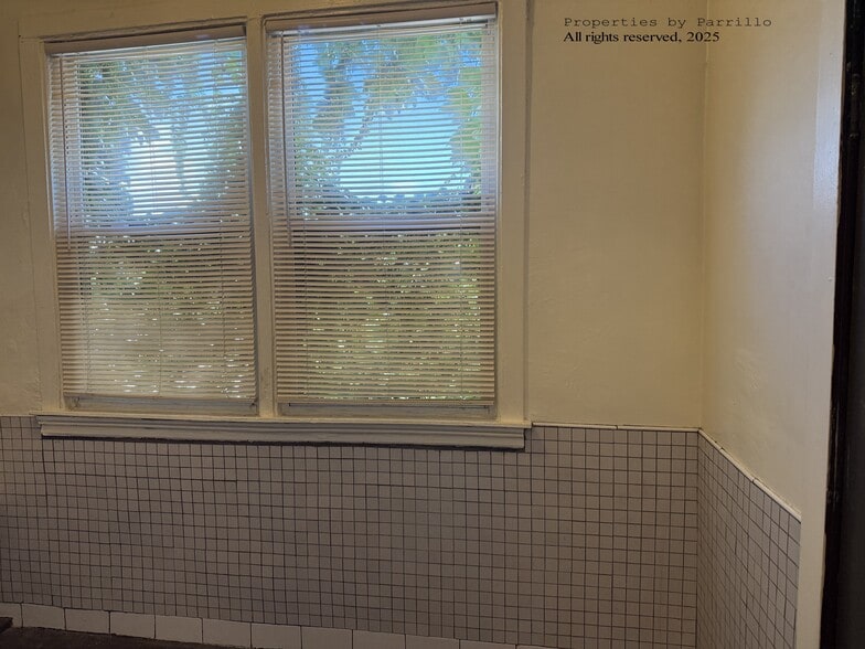 Mud Room - 1338 W Winona St