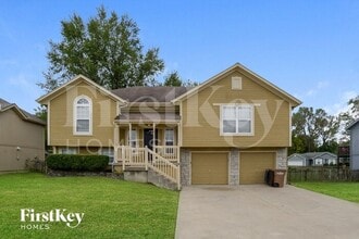 Building Photo - 1609 Tyler Dr