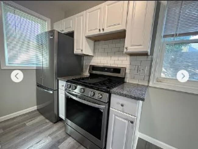 Building Photo - 44 Farnham Ave