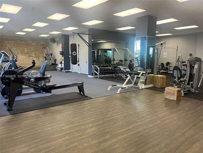 Building Photo - 20 Island Ave