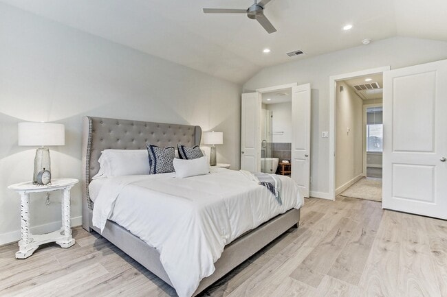 Building Photo - 806 Sienna Palm Ln