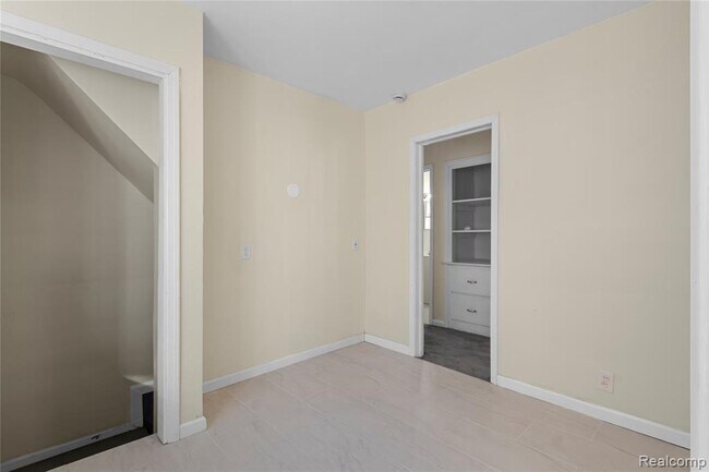 Building Photo - 13575 Rutherford St