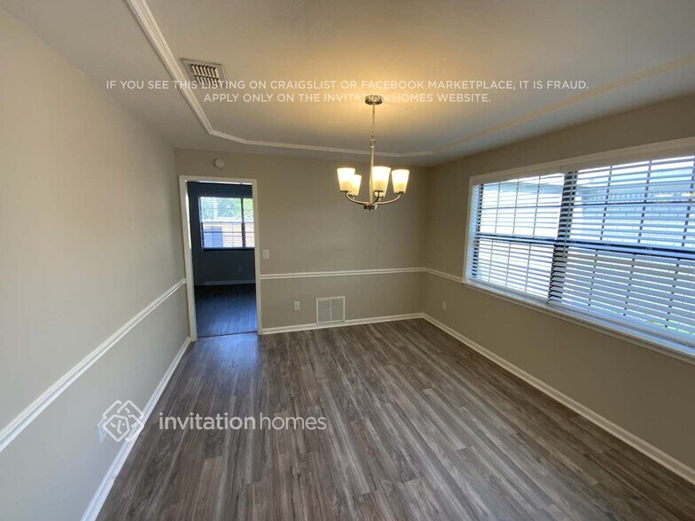 Building Photo - 4084 E Briarforest Rd