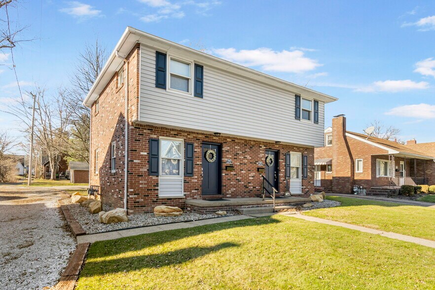 Building Photo - 2601 S Seneca Ave