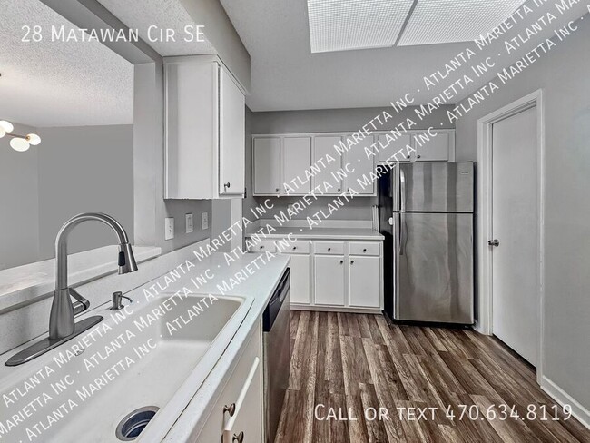 Building Photo - Stylish 2-Bedroom, 2-Bath End-Unit Condo i...