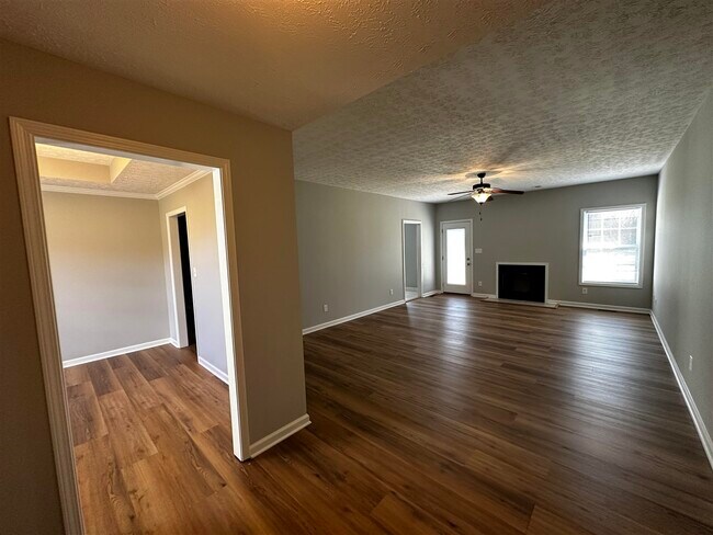 Building Photo - 484 Crossfield Way