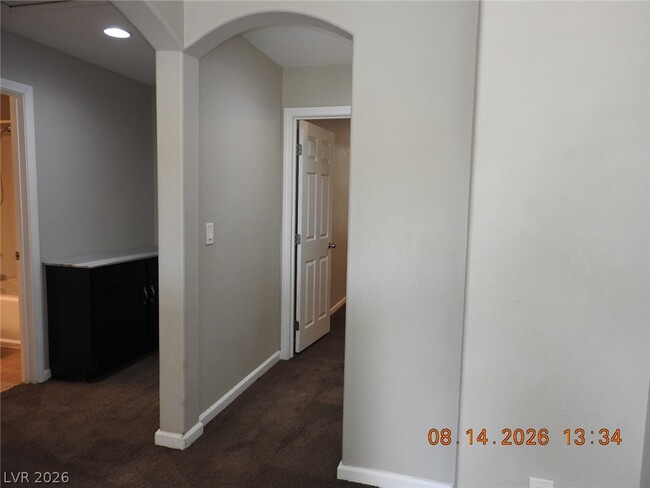 Building Photo - 8416 W Viansa Loma Ave