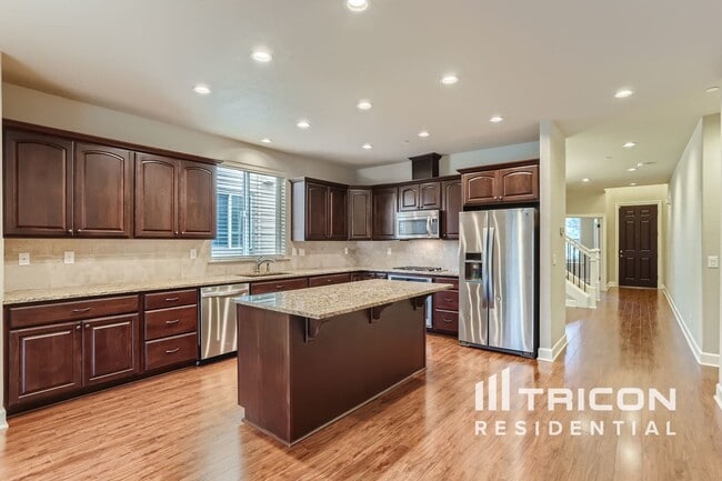 Building Photo - 10630 SW London Ln