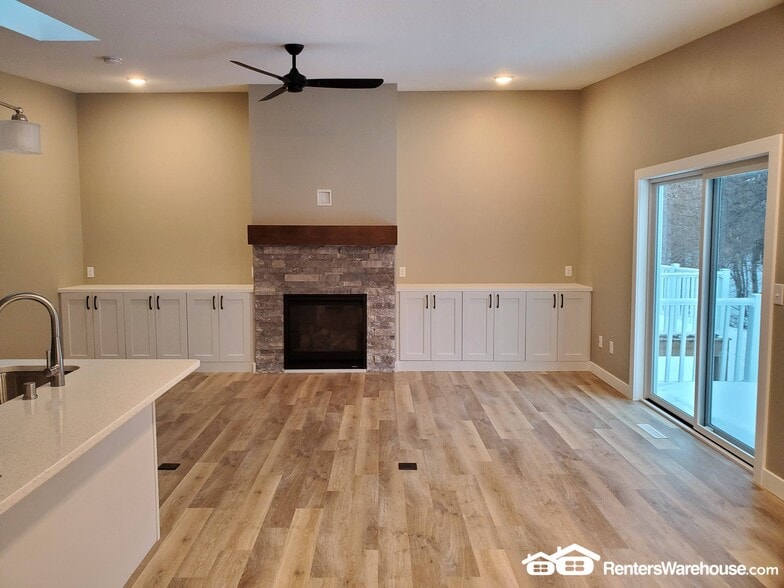 Building Photo - 5531 Pompano Dr